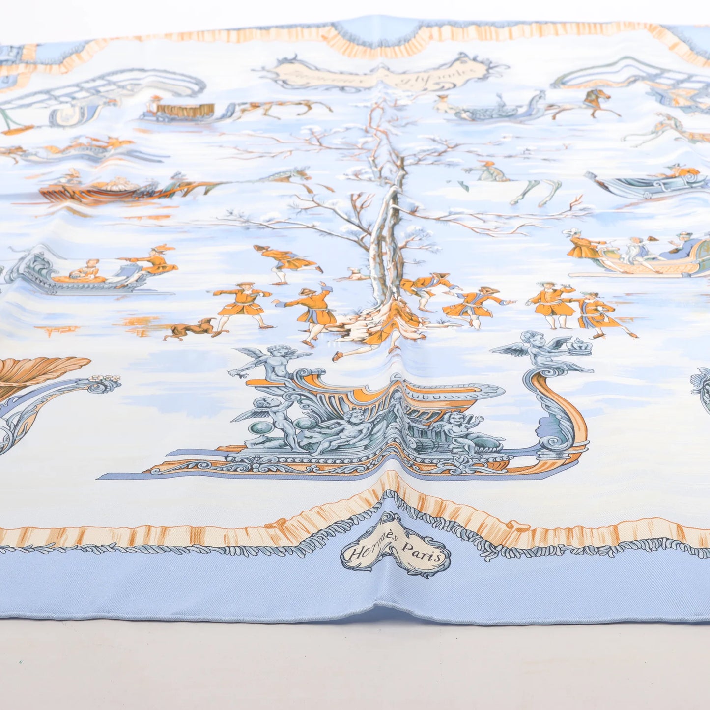 Hermès Carré 90 „Traineaux et glissades“ Seidentaschentuch in Blau