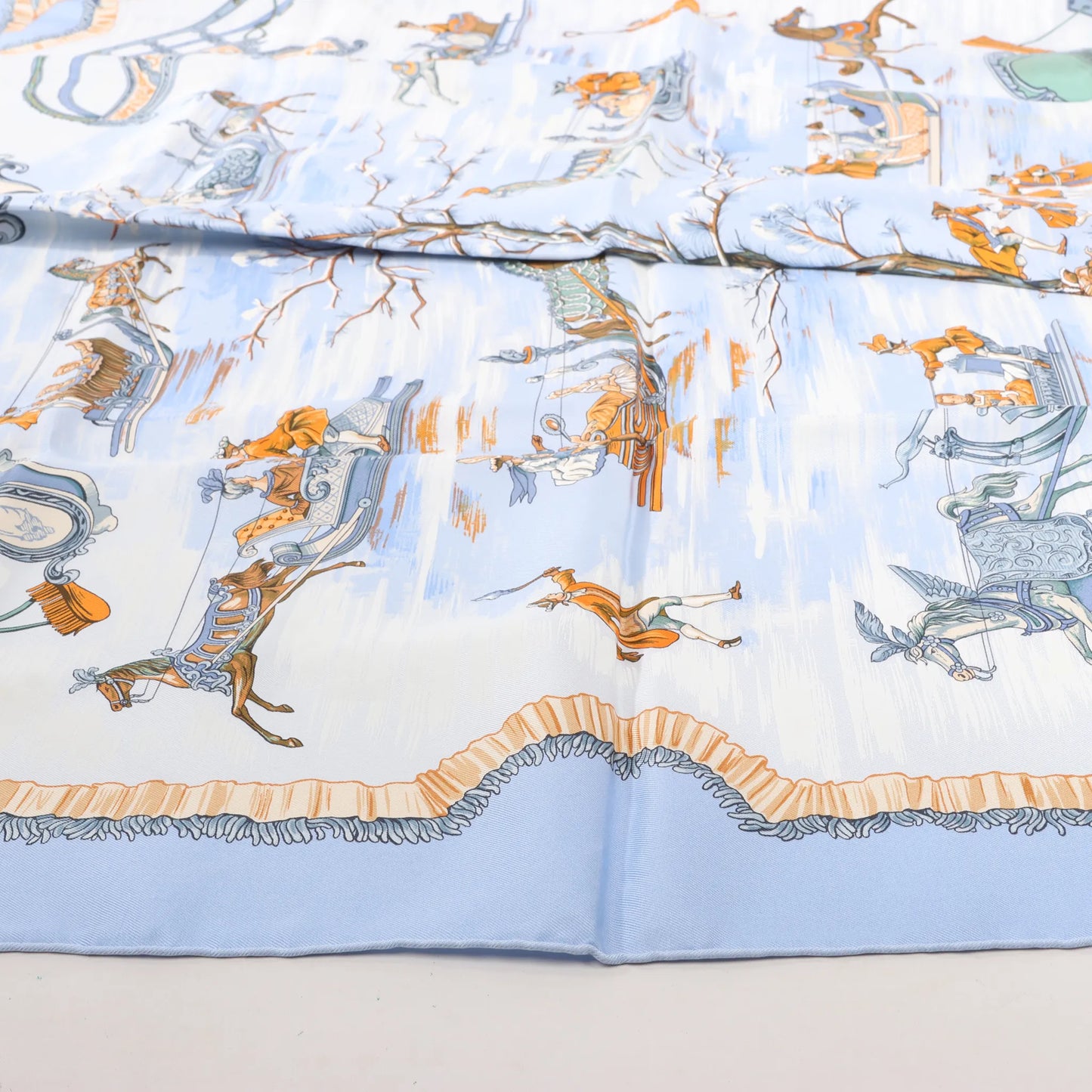 Hermès Carré 90 „Traineaux et glissades“ Seidentaschentuch in Blau