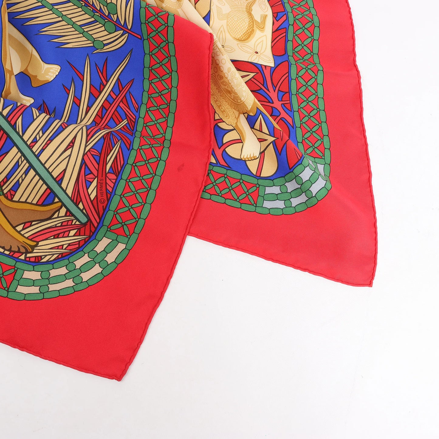 Hermès Carré 90 "Tresor Royal du Benin" Silk handkerchief in Red