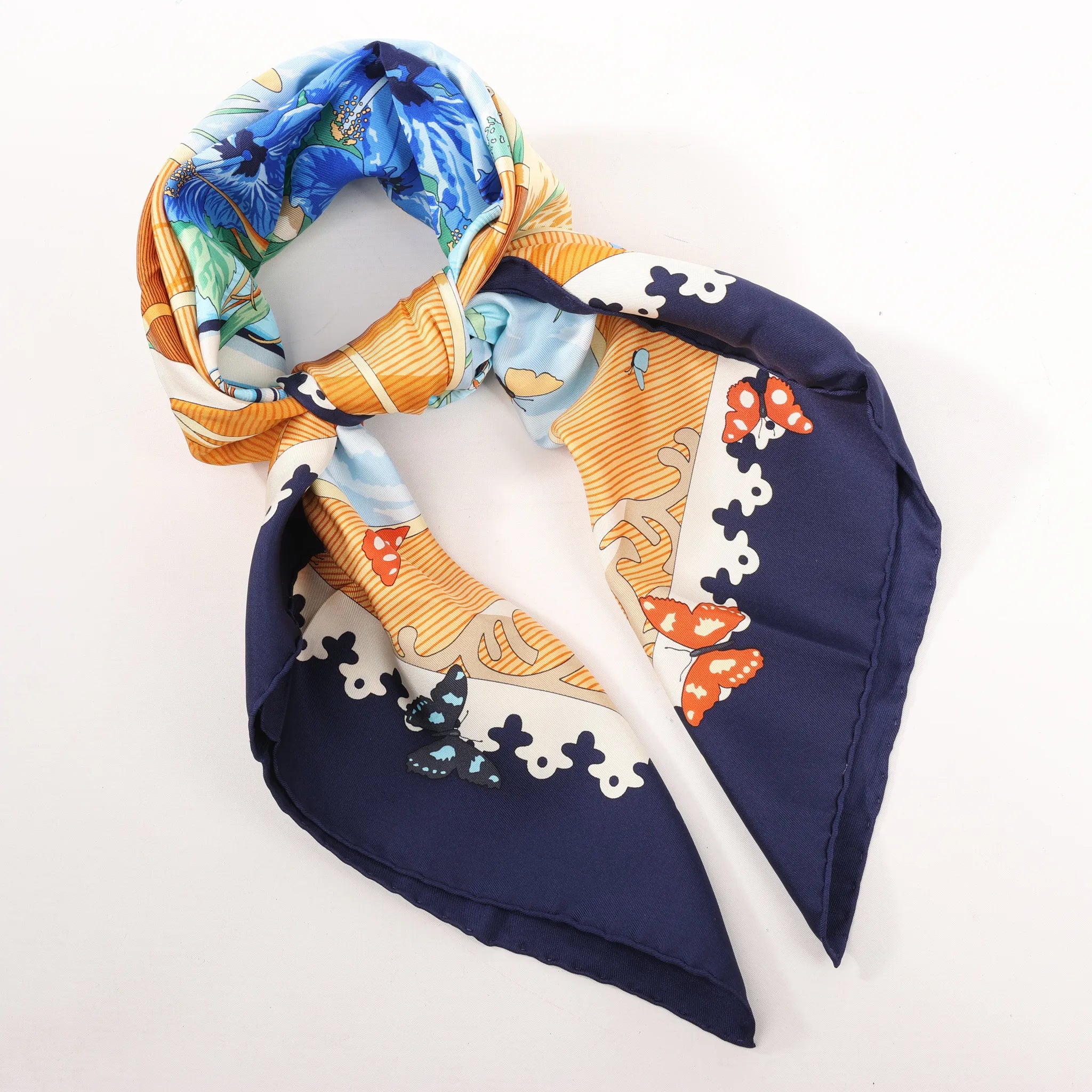 Hermès Carré 90 "VARANGUES" Silk handkerchief in Navy Blue x Orange