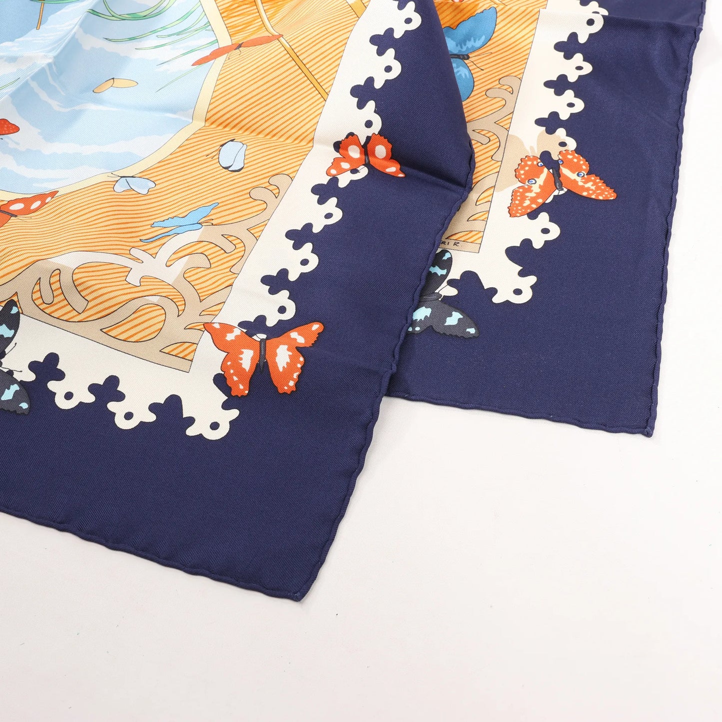 Hermès Carré 90 „VARANGUES“ Seidentaschentuch in Marineblau x Orange