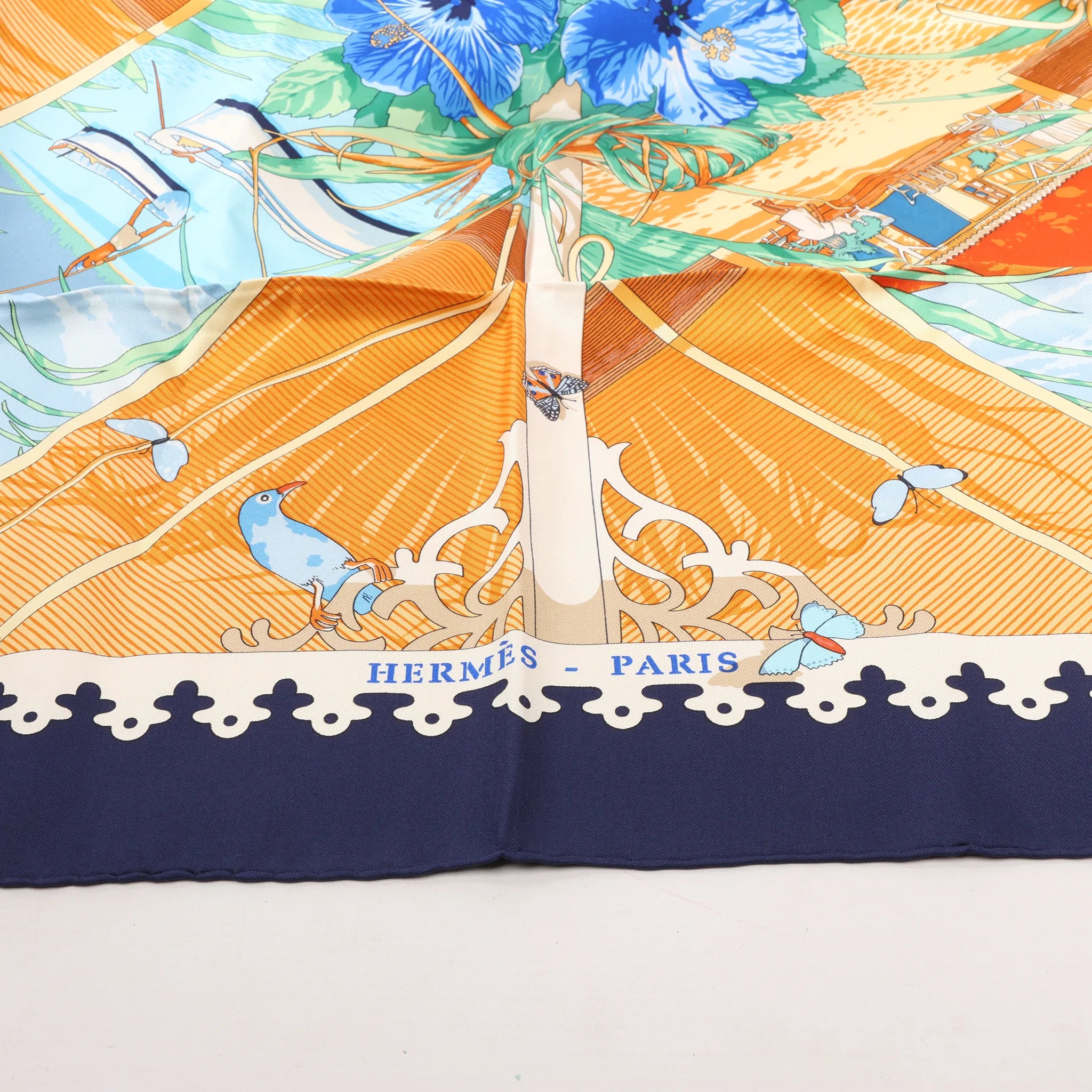 Hermès Carré 90 "VARANGUES" Silk handkerchief in Navy Blue x Orange