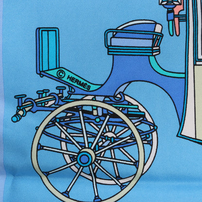 Hermès Carré 90 „Voitures Exquises Elaborate Carriages“ Seidentaschentuch in Blau