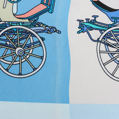 Hermès Carré 90 „Voitures Exquises Elaborate Carriages“ Seidentaschentuch in Blau
