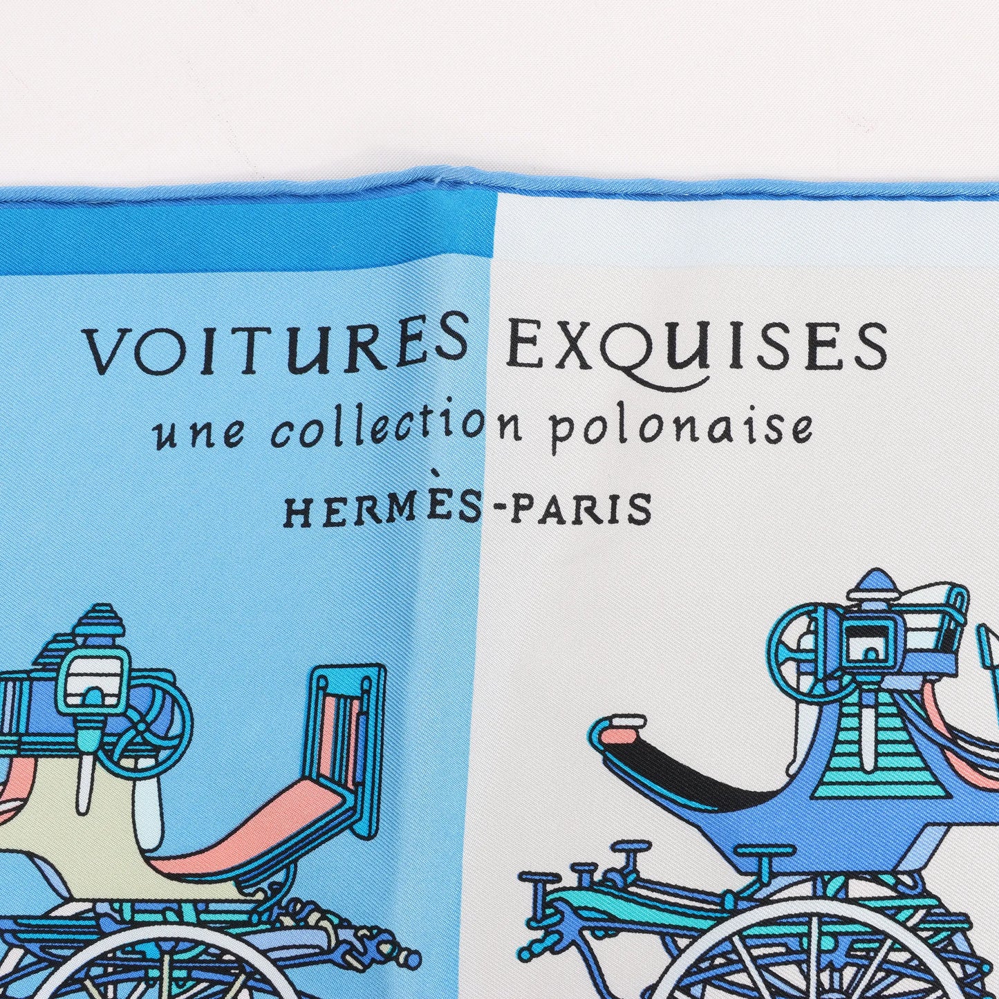 Hermès Carré 90 „Voitures Exquises Elaborate Carriages“ Seidentaschentuch in Blau