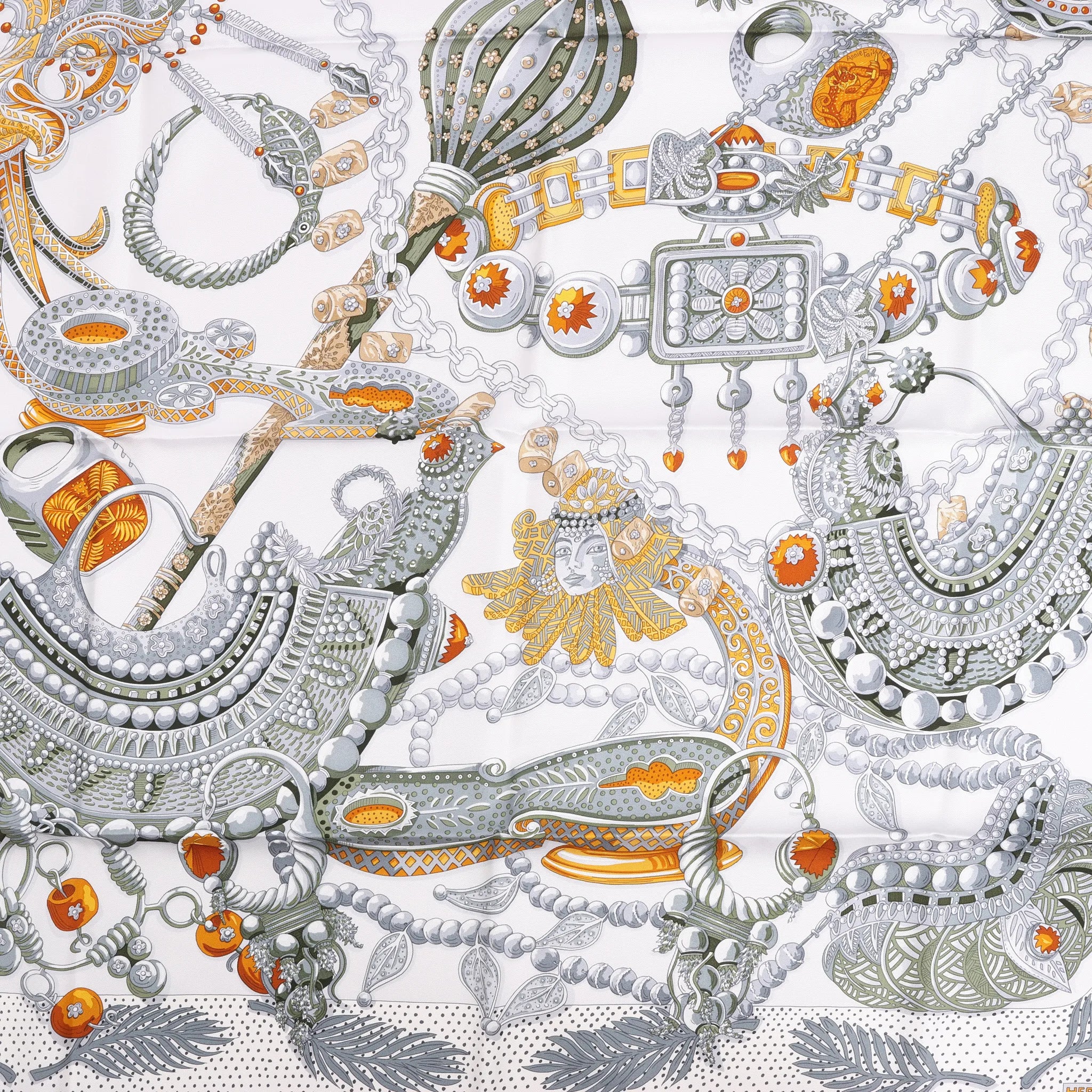 Hermès Carré 90 "Zenobie Reine de Palmyre" Silk handkerchief in Beige x Green