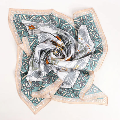 Hermès Carré 90 „Zenobie Reine de Palmyre“ Seidentaschentuch in Beige x Grün