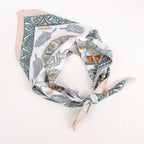 Hermès Carré 90 "Zenobie Reine de Palmyre" Silk handkerchief in Beige x Green