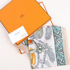 Hermès Carré 90 "Zenobie Reine de Palmyre" Silk handkerchief in Beige x Green