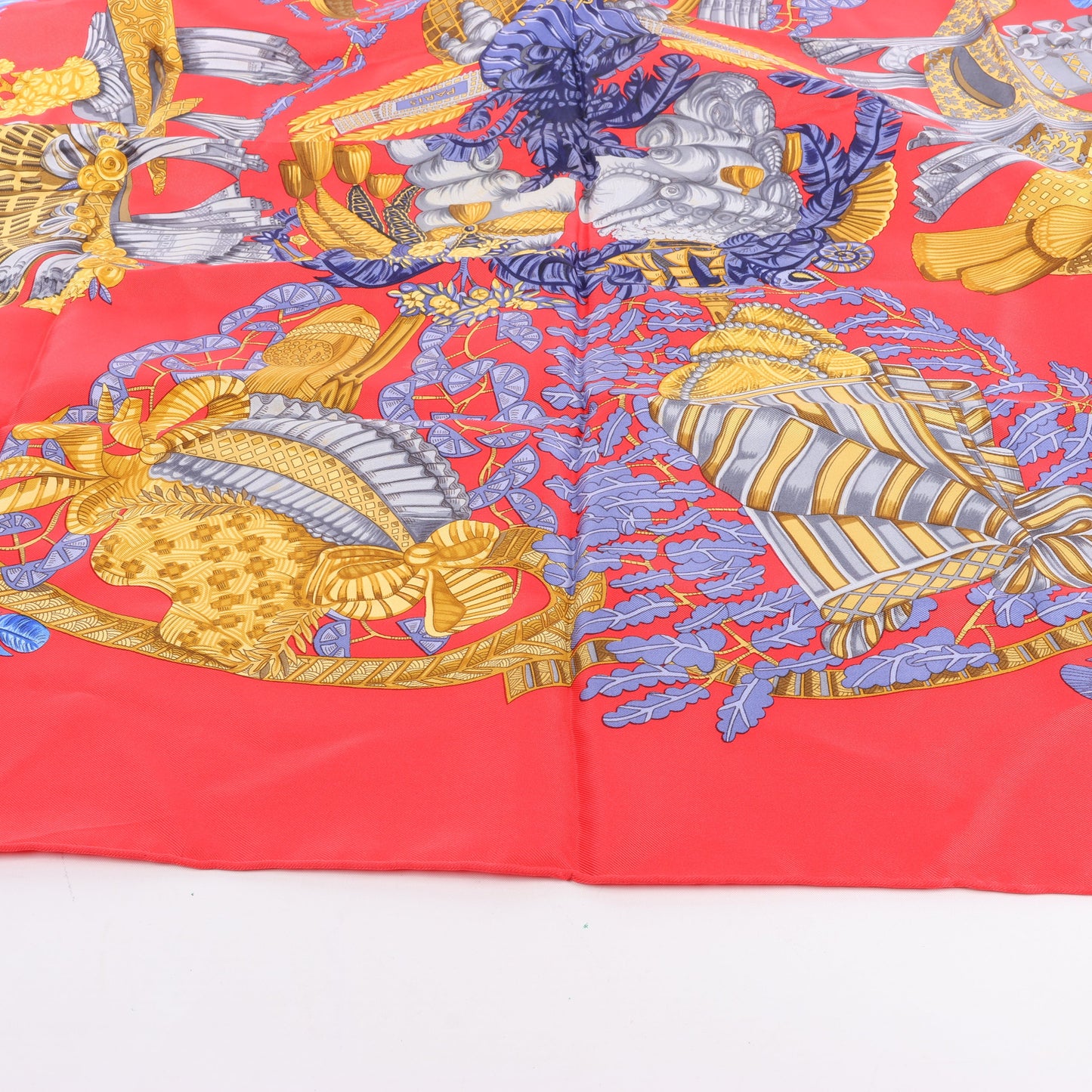 Hermès Carré 90 "Chapeau" Silk handkerchief in Red