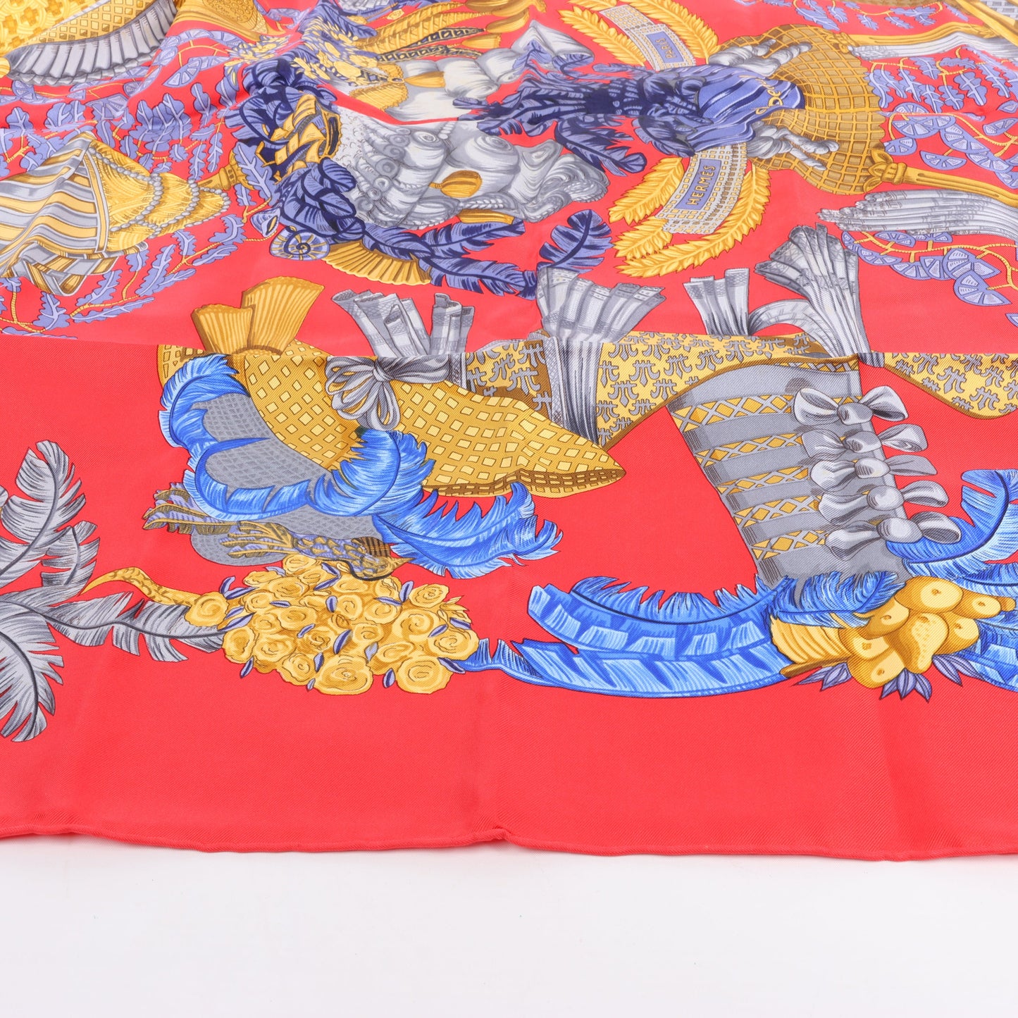 Hermès Carré 90 "Chapeau" Silk handkerchief in Red