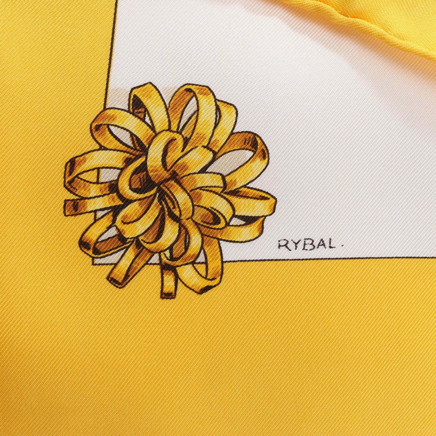 Hermès Carré 90 „Clips“ Seidentaschentuch in Gelb