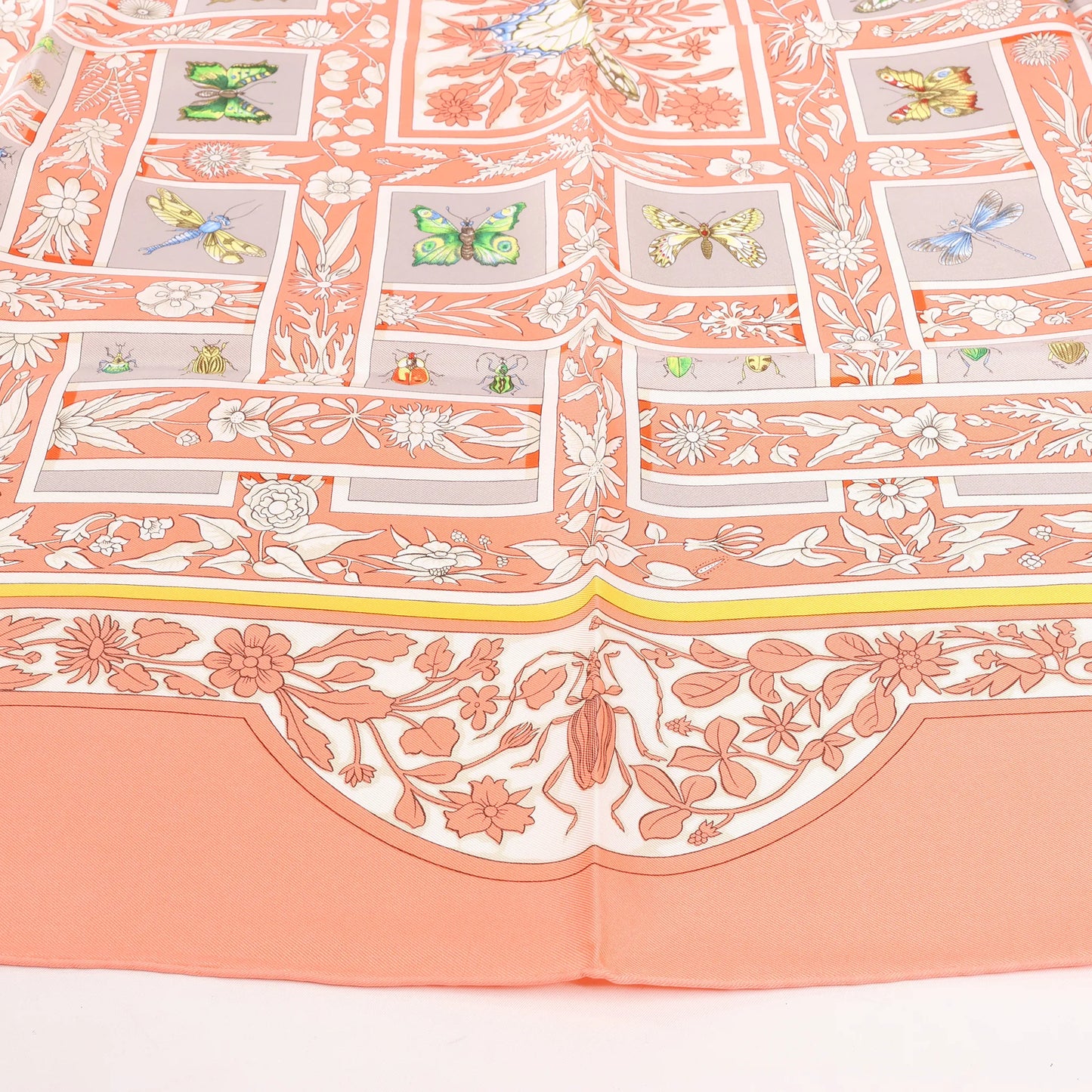 Hermès Carré 90 „Joyaux de LETE“ Seidentaschentuch in Rosa