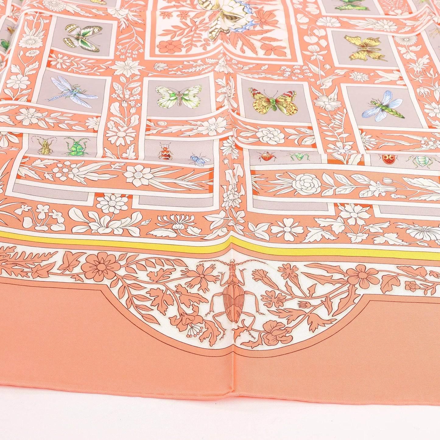 Hermès Carré 90 „Joyaux de LETE“ Seidentaschentuch in Rosa