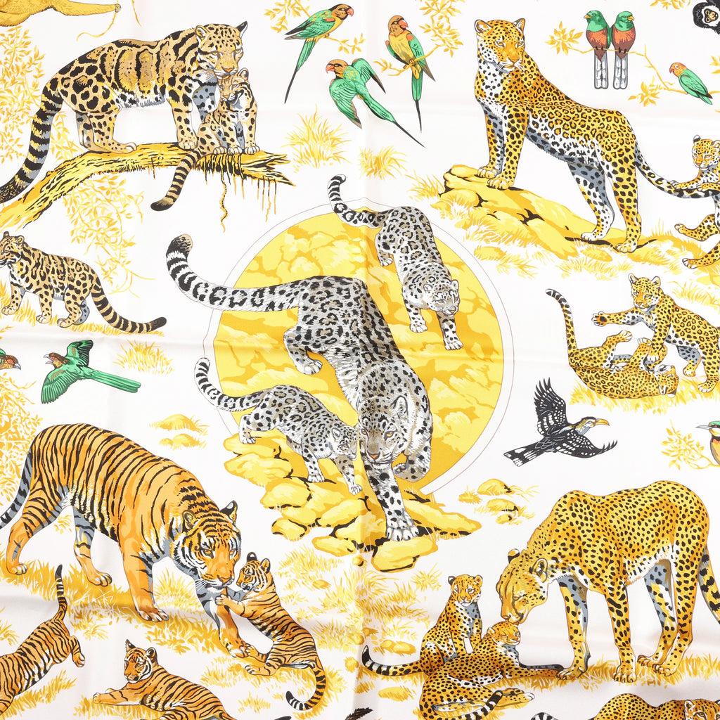 Hermès Carré 90 "tendresse feline" Silk handkerchief in Black x Yellow