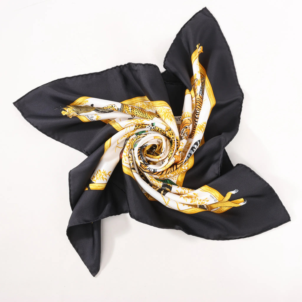 Hermès Carré 90 "tendresse feline" Silk handkerchief in Black x Yellow