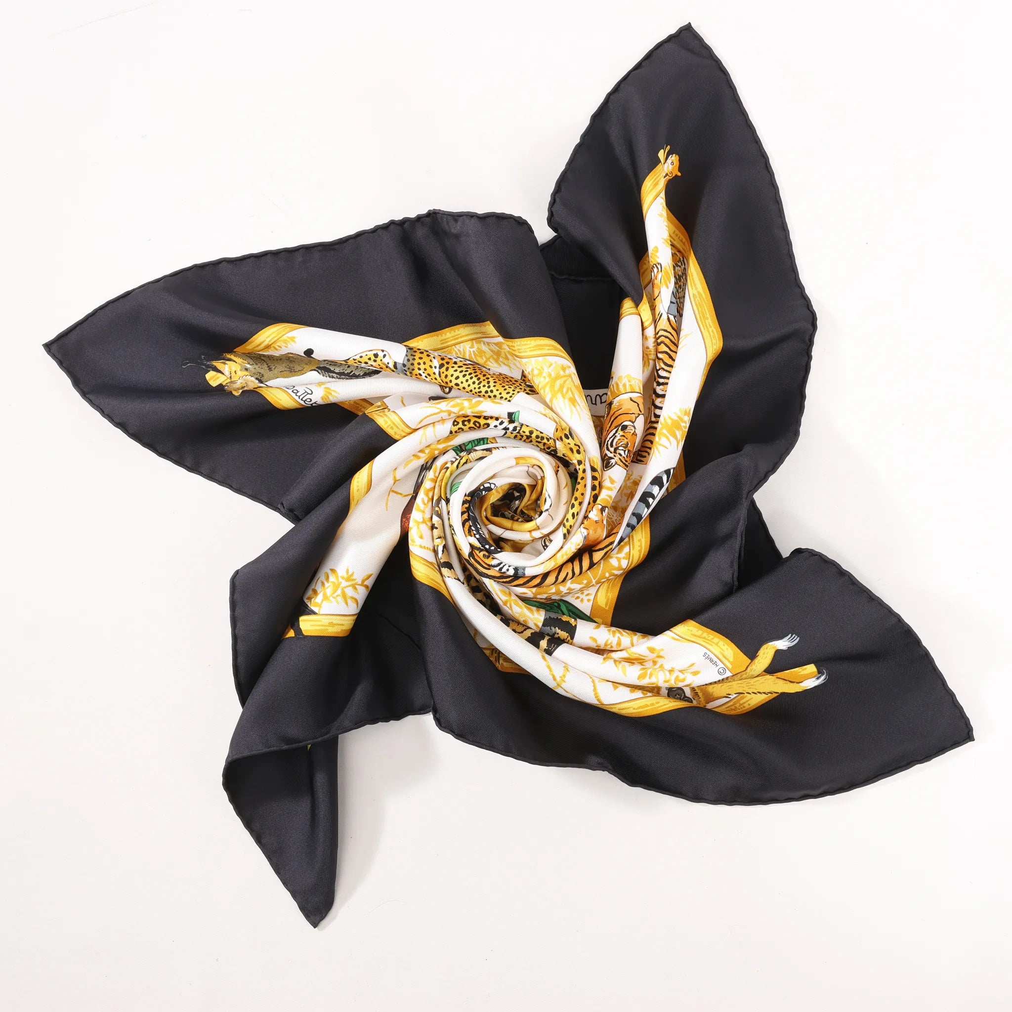 Hermès Carré 90 "tendresse feline" Silk handkerchief in Black x Yellow