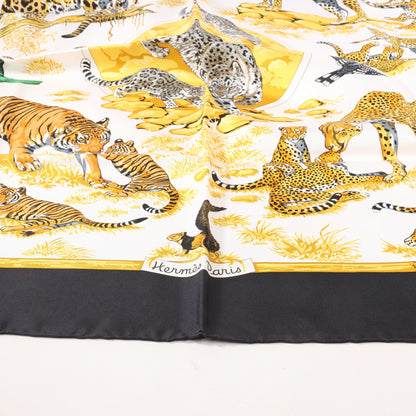 Mouchoir en soie Hermès Carré 90 « Tendresse féline » noir et jaune