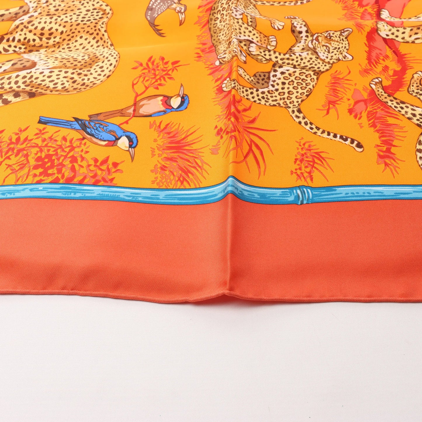 Hermès Carré 90 "Tendresse Feline" Silk handkerchief in Orange