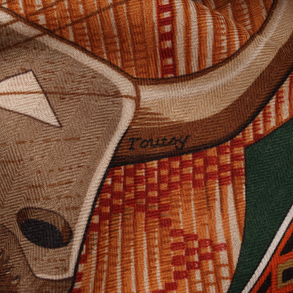 Hermès Carré Géant "Au Son du Tam" Foulard en Cachemire et Soie en Orange