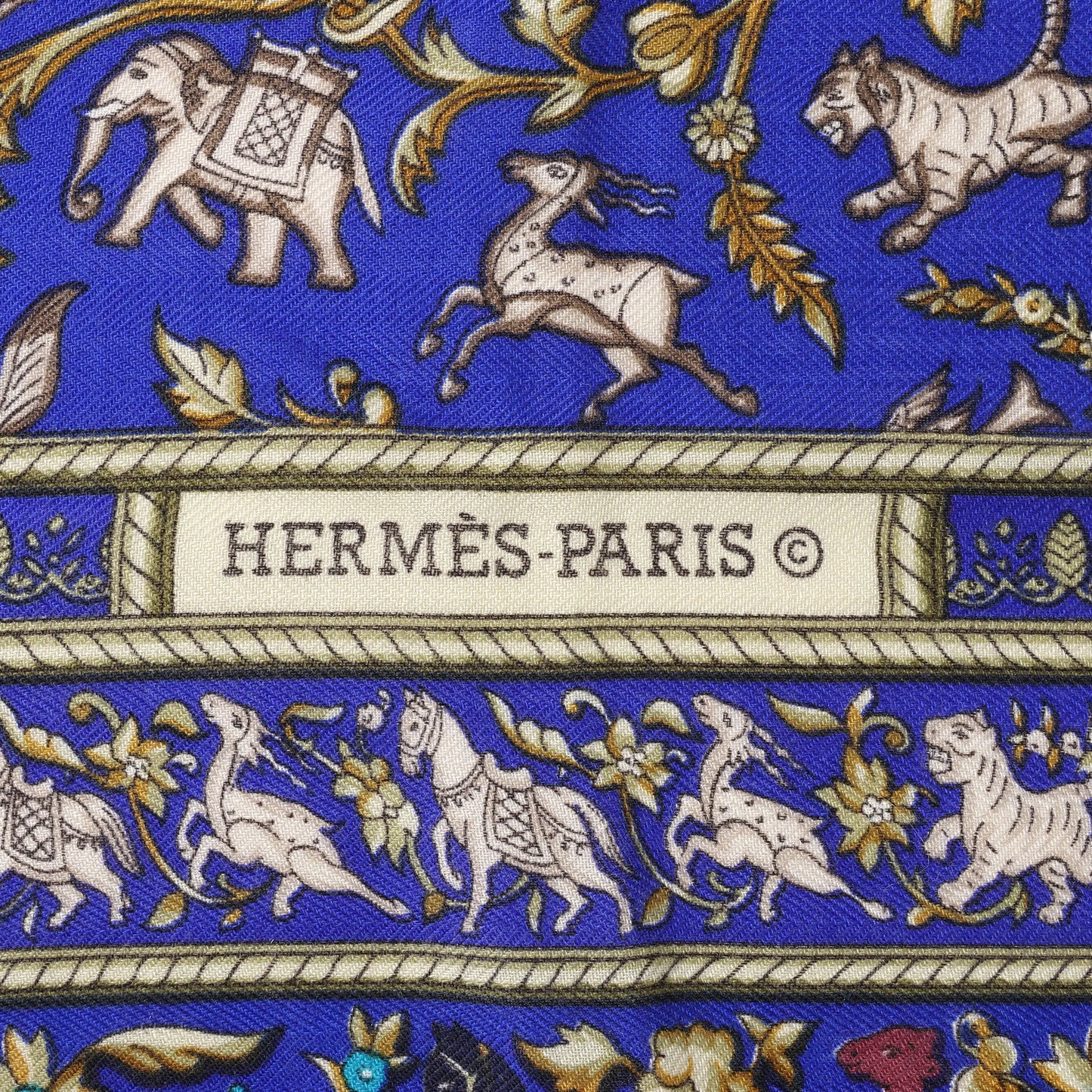 Hermès Carré Géant Schal „CHASSE EN INDE“ aus Kaschmir und Seide in Marineblau