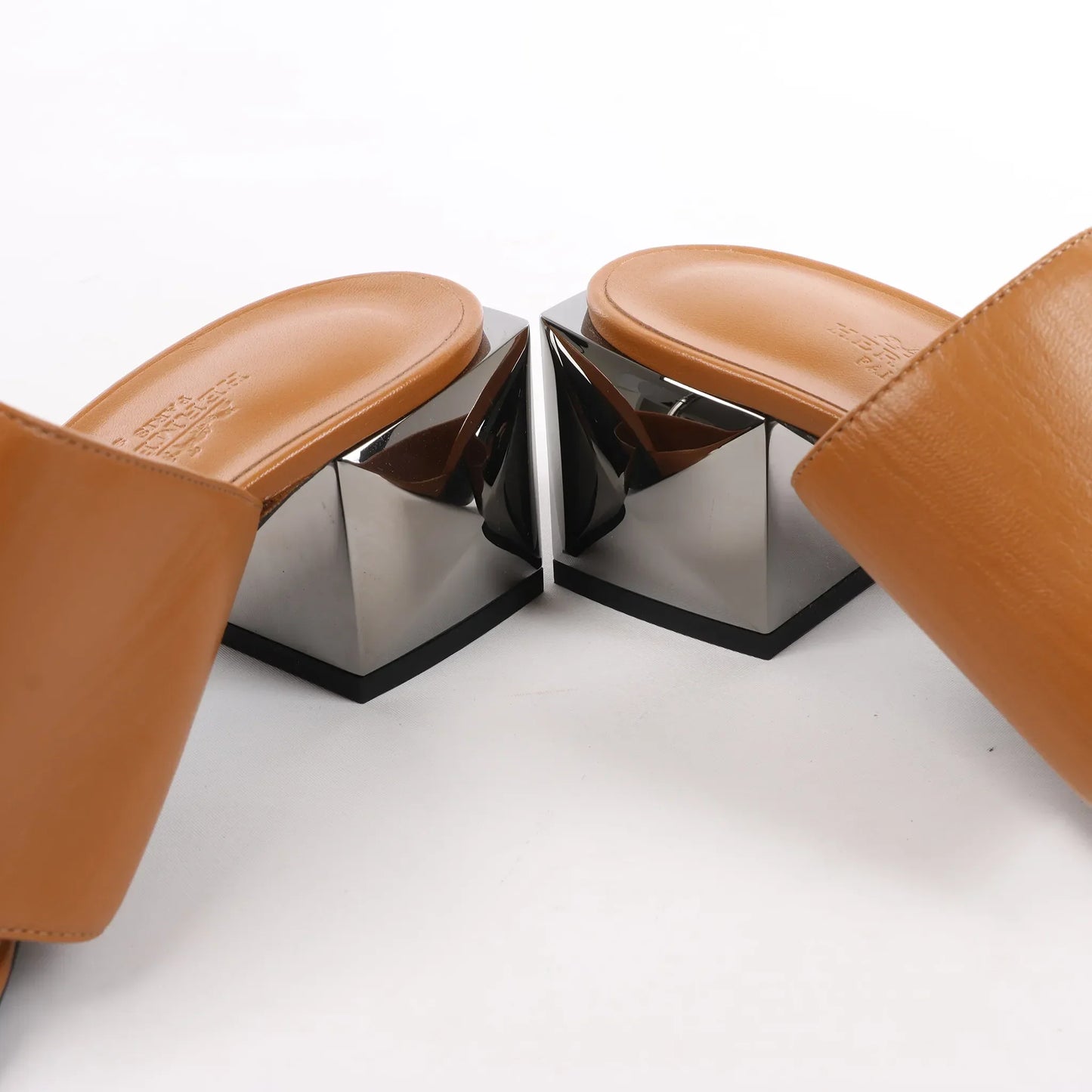 HERMES Cornelia Leather Sandals in Brown, Size 39 EU