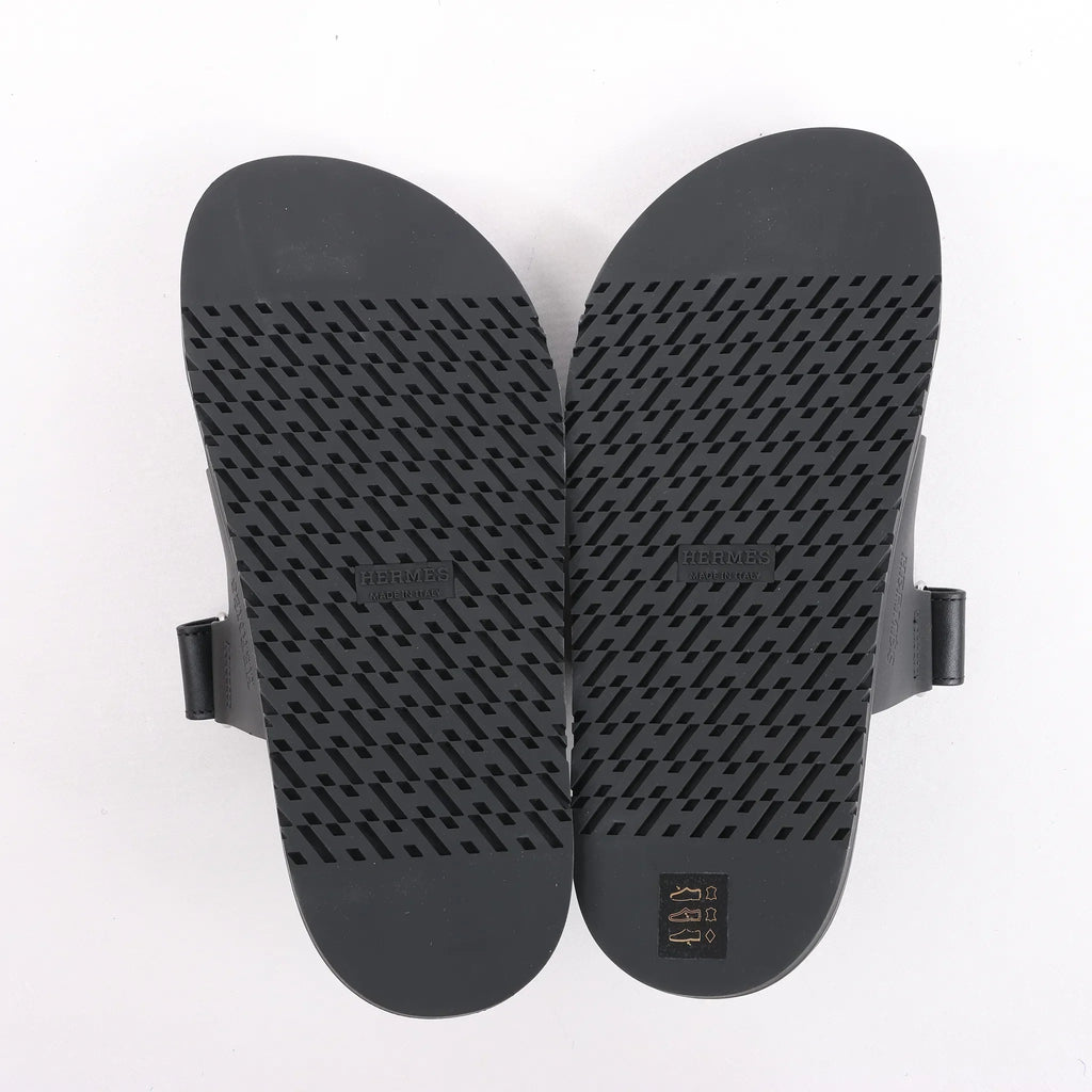 HERMES Cypre Leather Sandals in Black, Size 38.5 EU