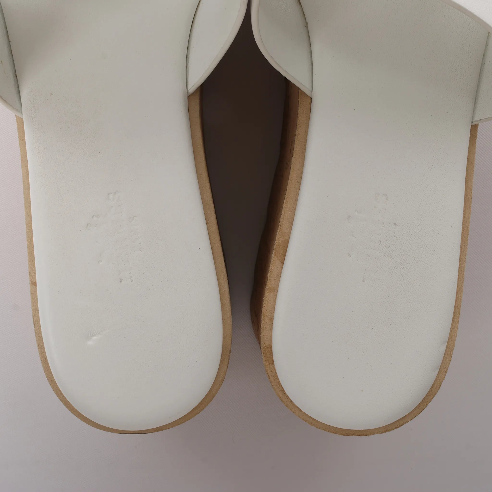 HERMES Eze Leather Sandals in White 221023Z, Size 39 EU