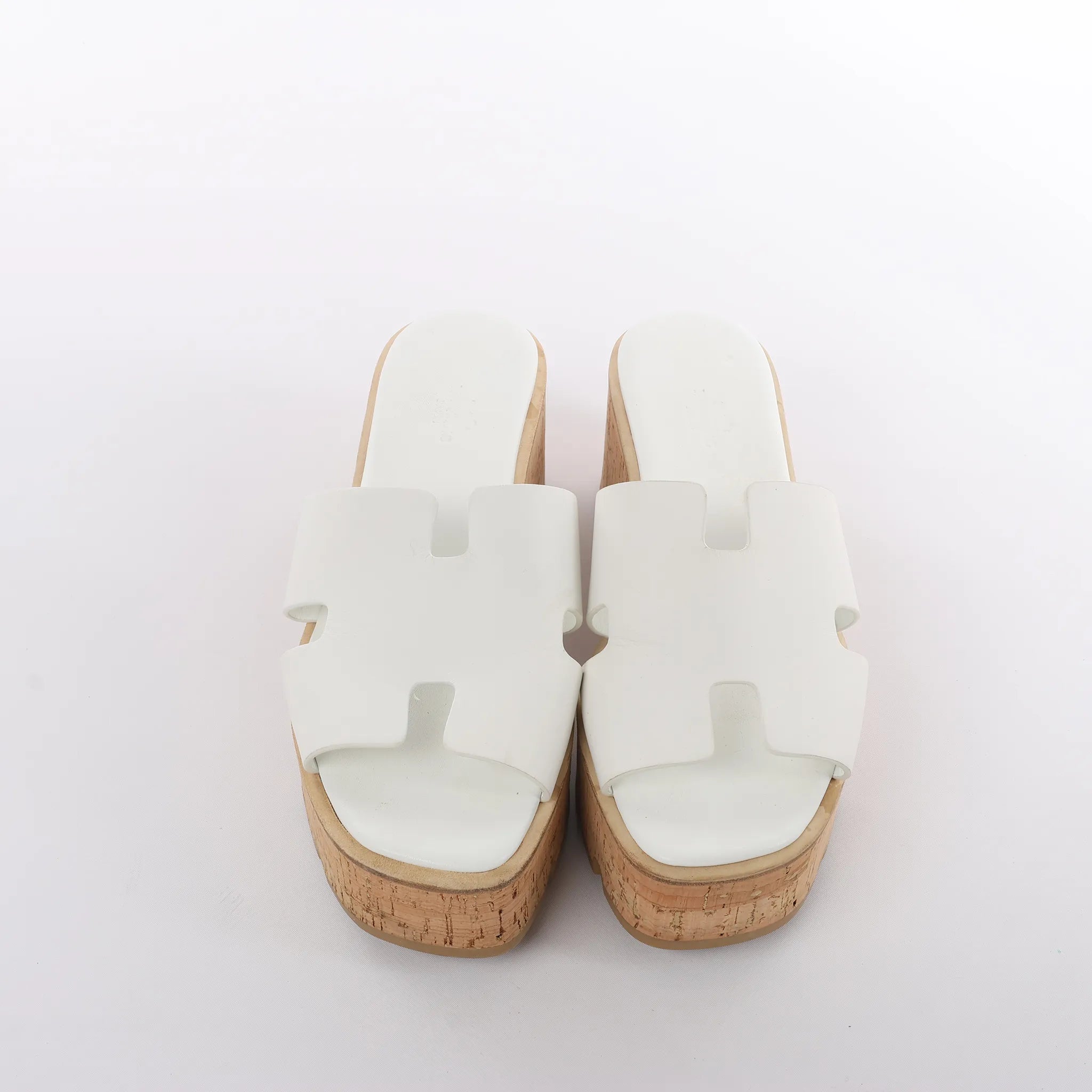HERMES Eze Leather Sandals in White 221023Z, Size 39 EU