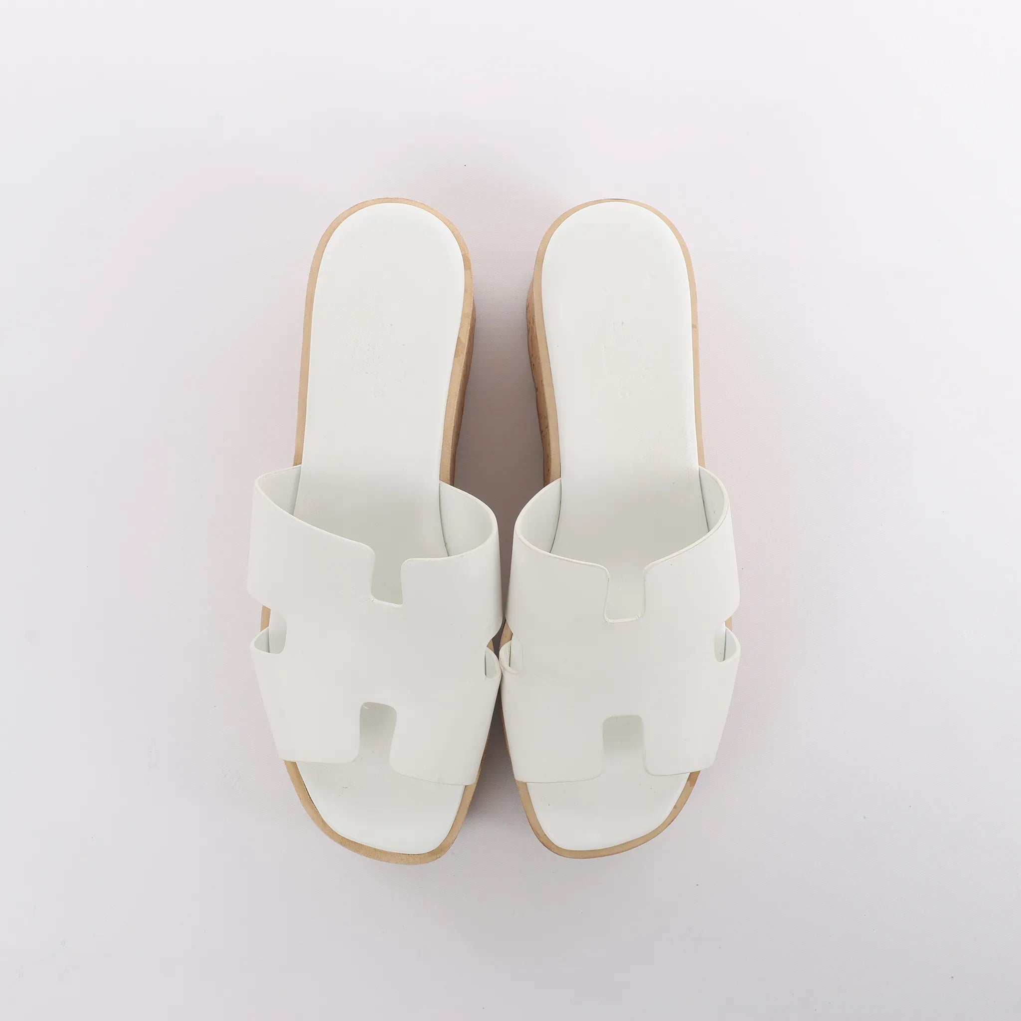 HERMES Eze Leather Sandals in White 221023Z, Size 39 EU