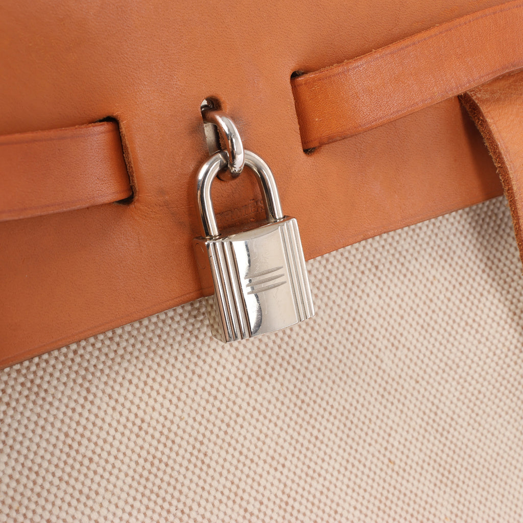 HERMES Victoria 43 Taurillon Clemence Herrajes de metal dorado en Rouge H □D: 2000