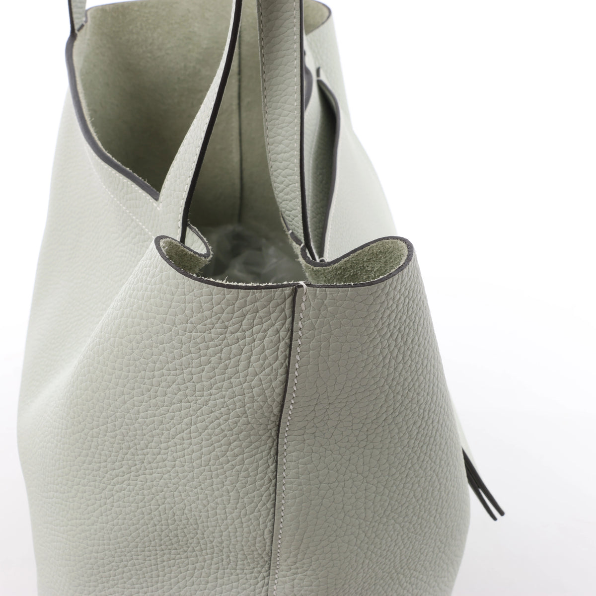 Hermès Cabasellier 46 Taurillon Clemence Shoulder Bag in Gray Gris Neve B: 2023