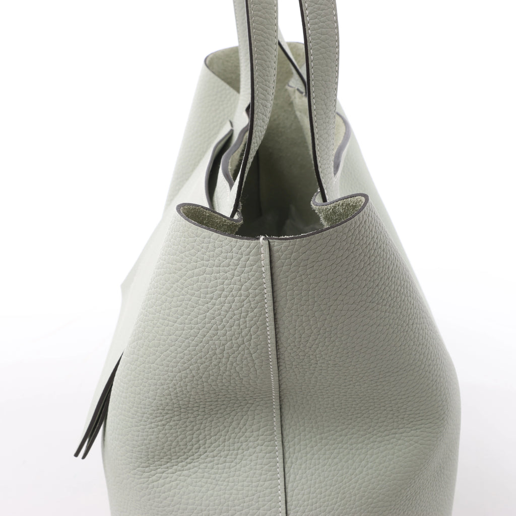Hermès Cabasellier 46 Taurillon Clemence Shoulder Bag in Gray Gris Neve B: 2023