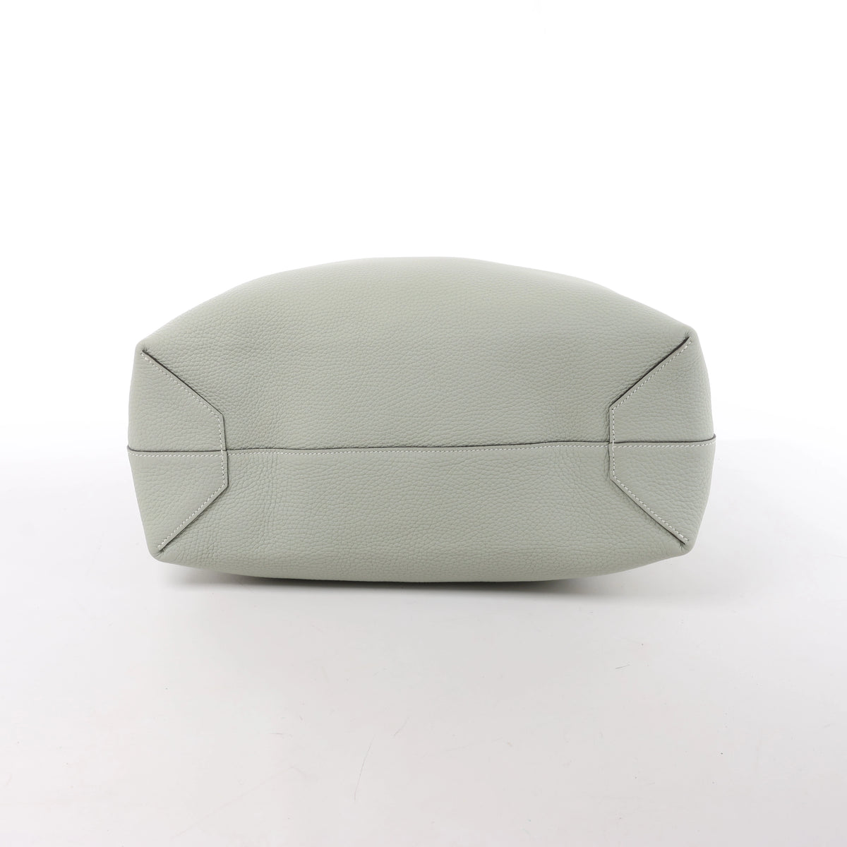 Hermès Cabasellier 46 Taurillon Clemence Shoulder Bag in Gray Gris Neve B: 2023