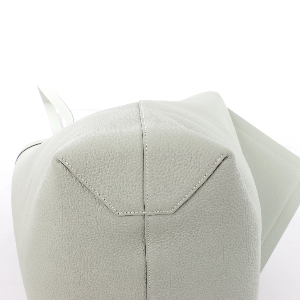 Hermès Cabasellier 46 Taurillon Clemence Shoulder Bag in Gray Gris Neve B: 2023