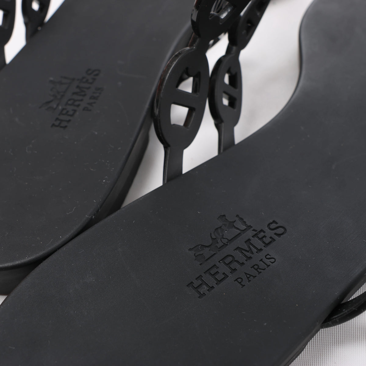 Hermès Island Rubber Chaîne d'Ancre Sandals in Black 241051Z, Size EU 39