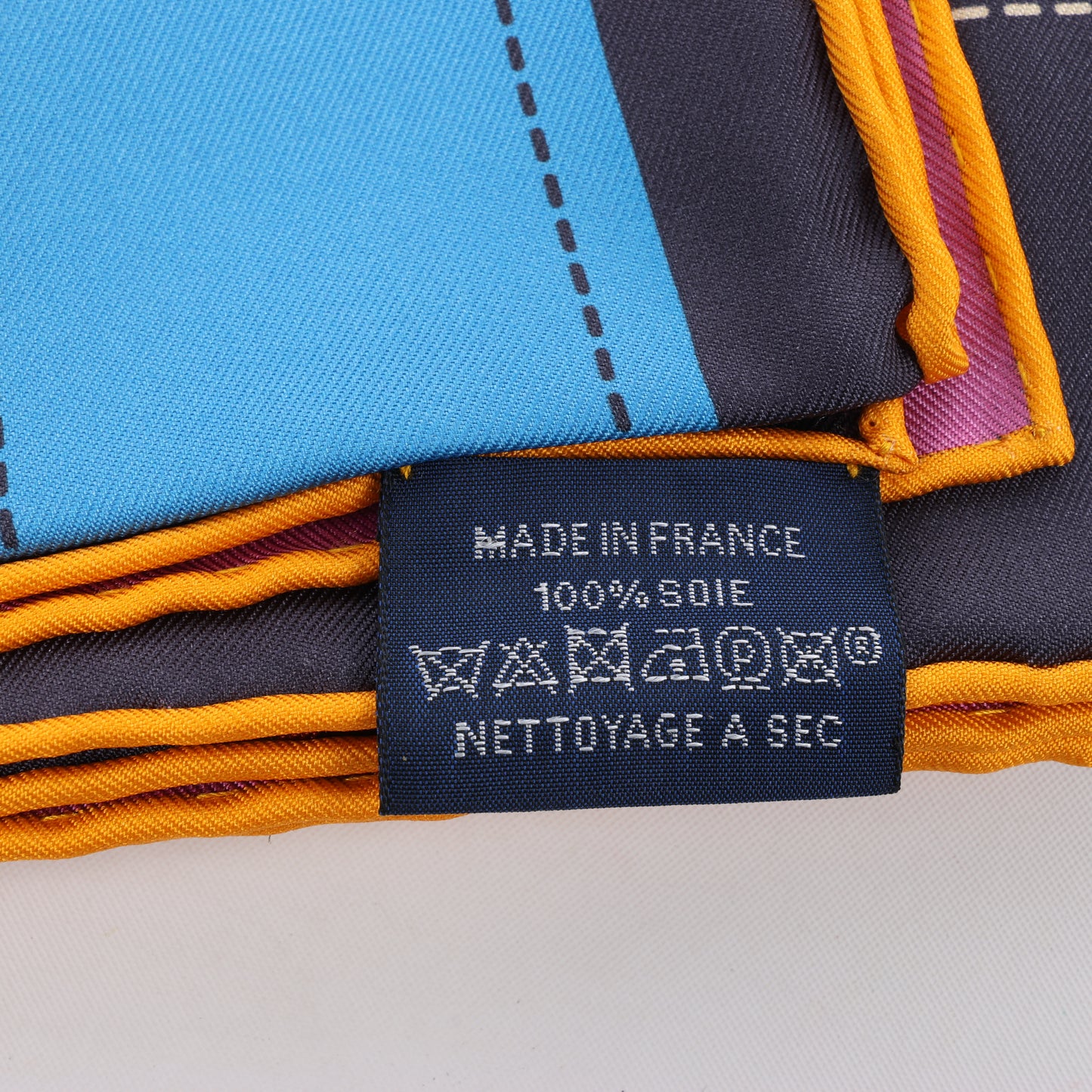 Hermès Carré 90 Double Face "Tapis de Selle" Silk handkerchief in Multicolor