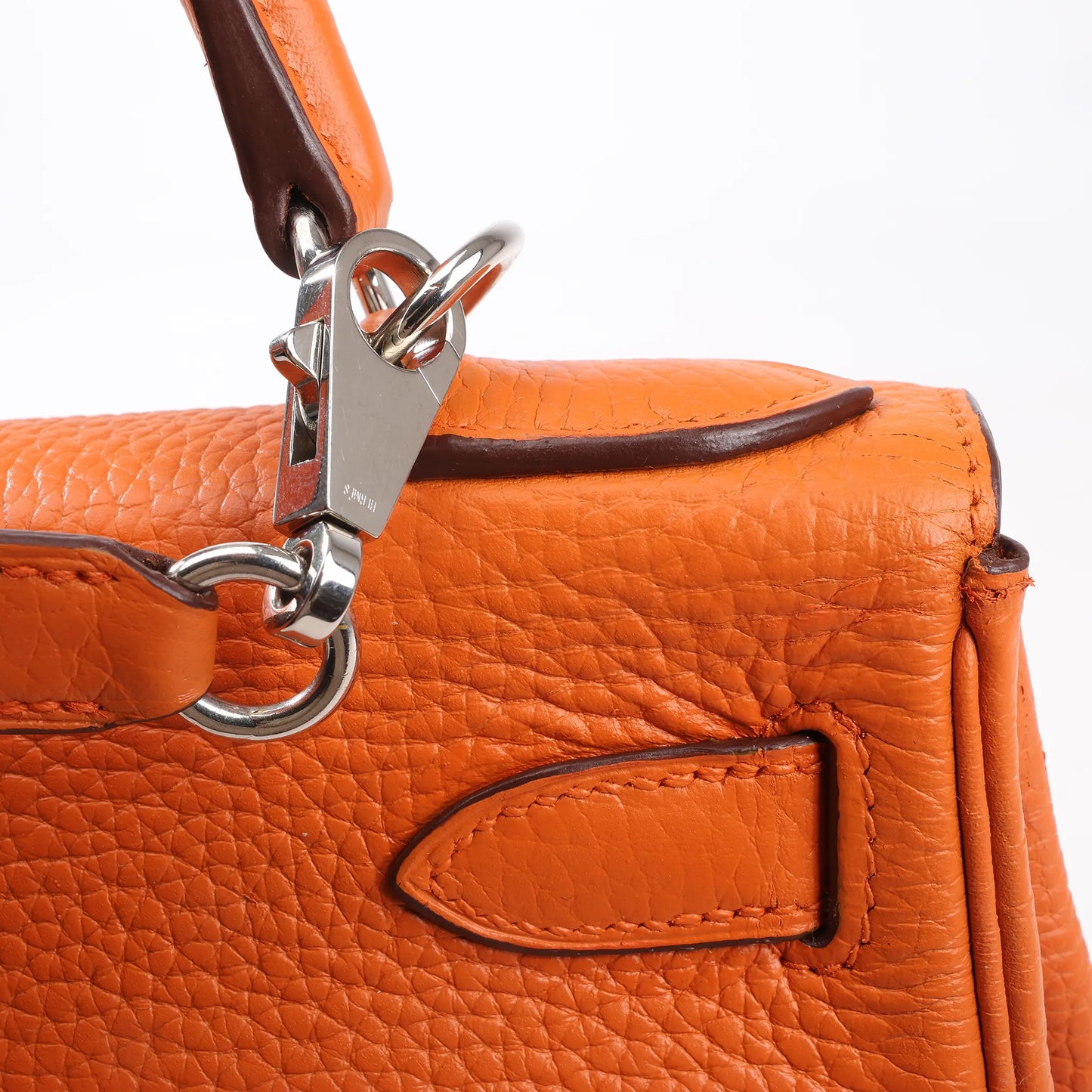 HERMÈS Kelly 28 Le Tournay Taurillon Clemence Handbag in Orange Silver Metal Fittings □H: 2004