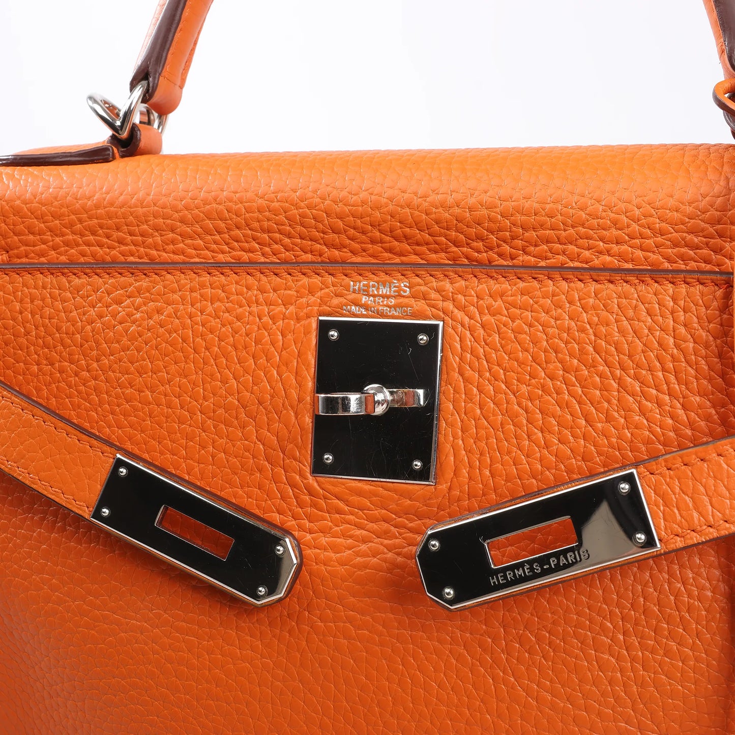 HERMÈS Kelly 28 Le Tournay Taurillon Clemence Handbag in Orange Silver Metal Fittings □H: 2004