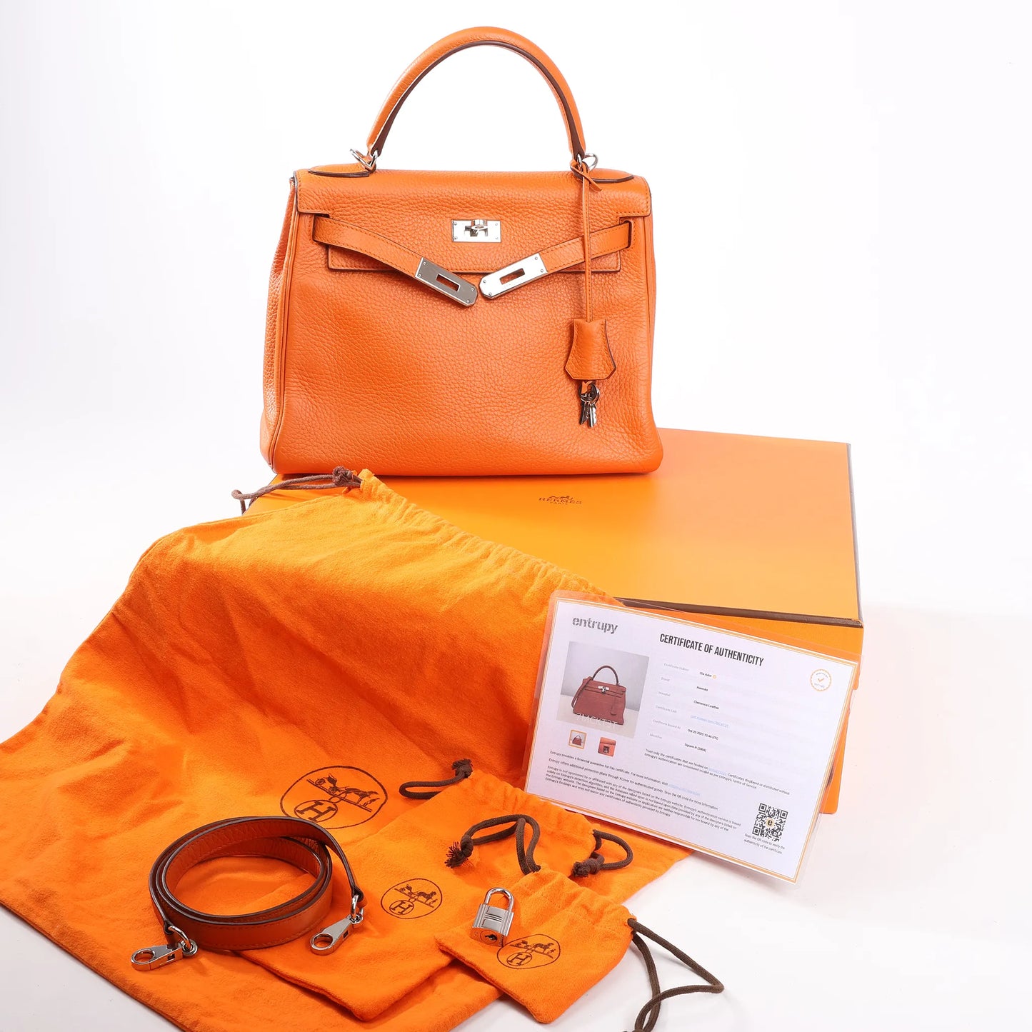 HERMÈS Kelly 28 Le Tournay Taurillon Clemence Handbag in Orange Silver Metal Fittings □H: 2004