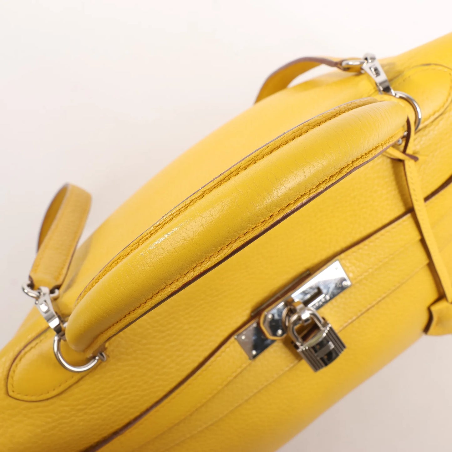 HERMÈS Kelly 35 Le Tournay Taurillon Clemence Handbag in Soleil □M: 2009
