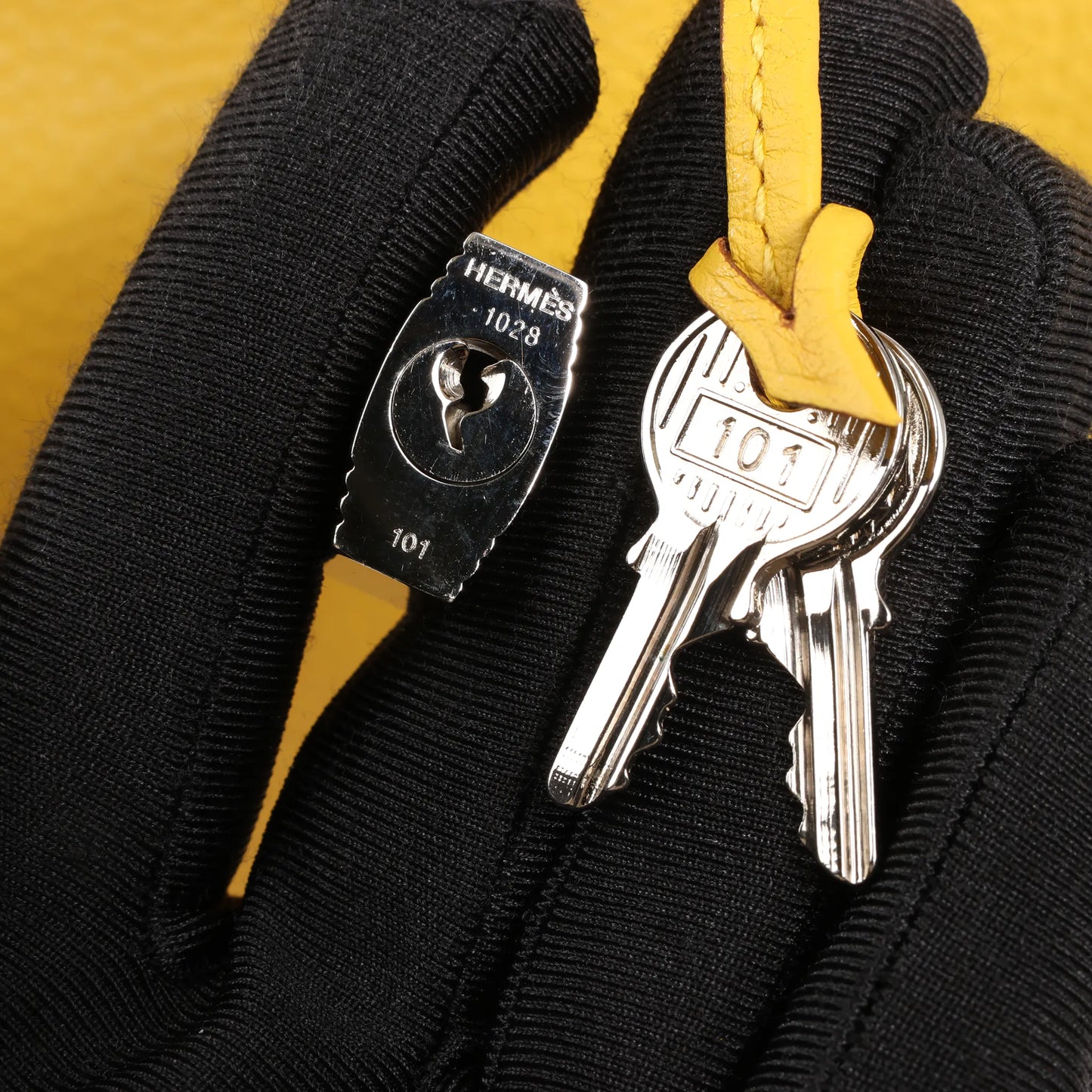 HERMÈS Kelly 35 Le Tournay Taurillon Clemence Handbag in Soleil □M: 2009