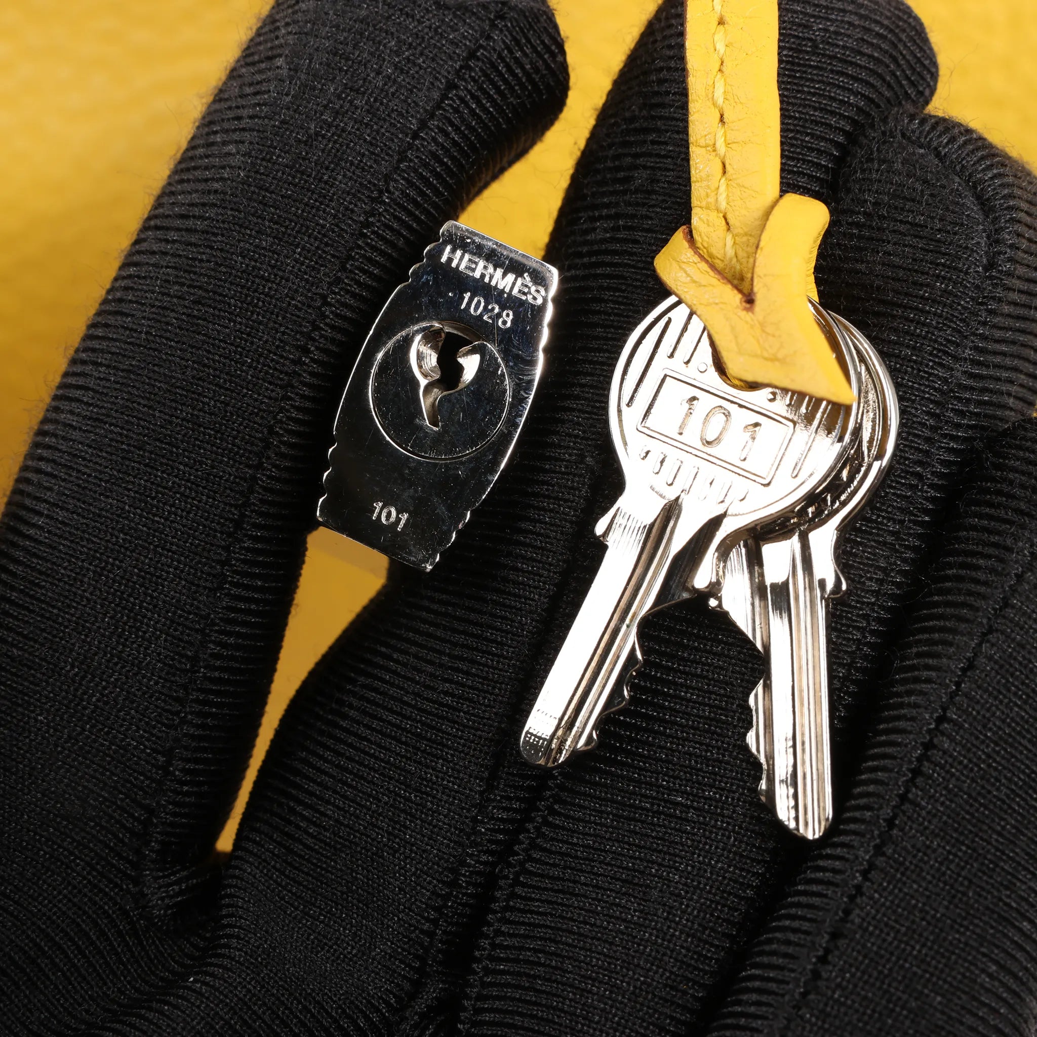 HERMÈS Kelly 35 Le Tournay Taurillon Clemence Handbag in Soleil □M: 2009