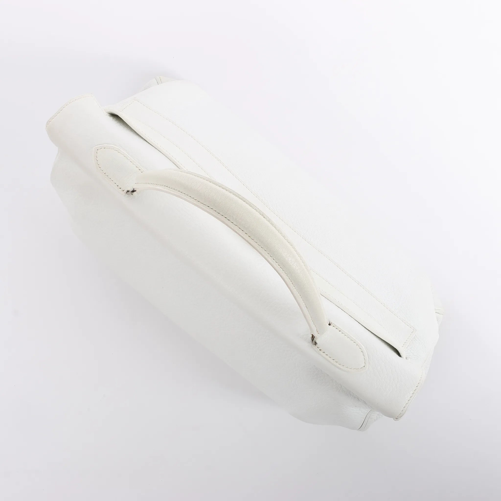 HERMÈS Kelly 40 Le Tournay Taurillon Clemence Handbag in White □D: 2000
