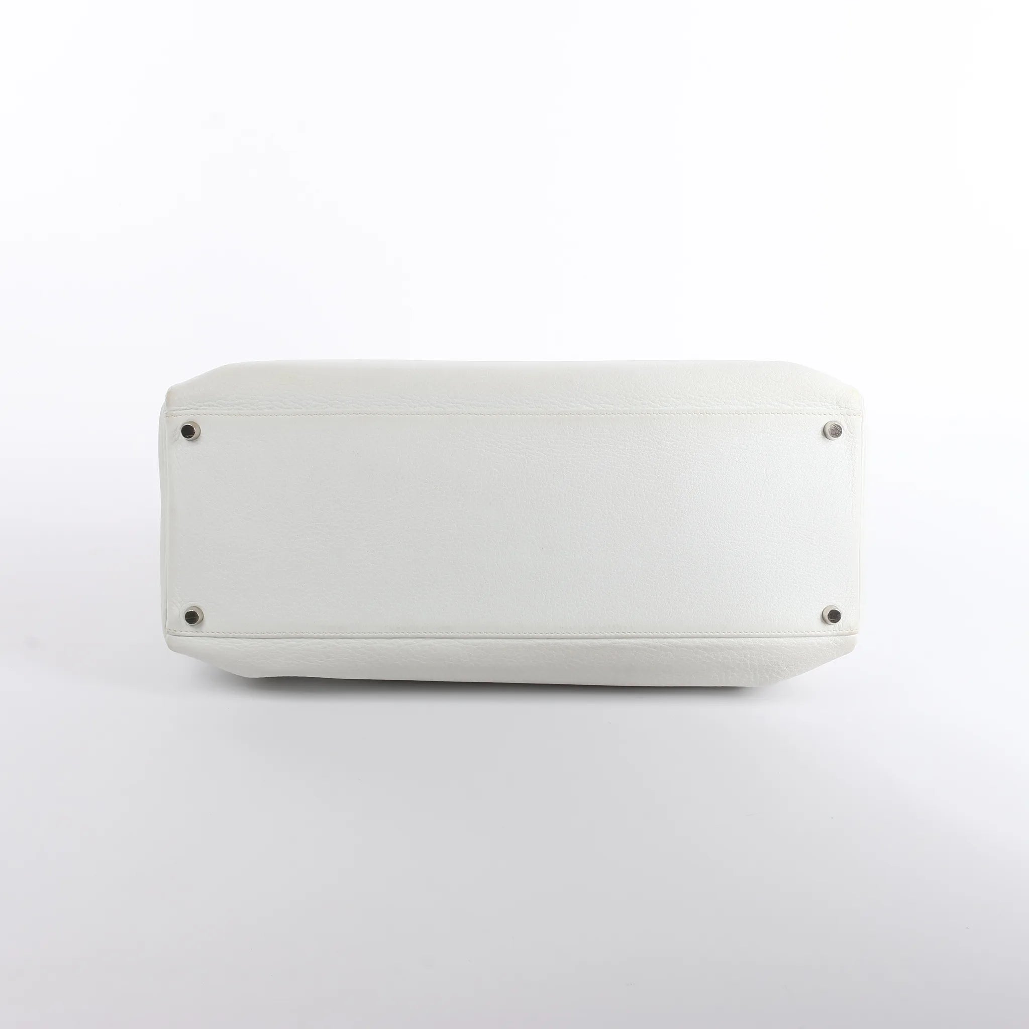 HERMÈS Kelly 40 Le Tournay Taurillon Clemence Handbag in White □D: 2000