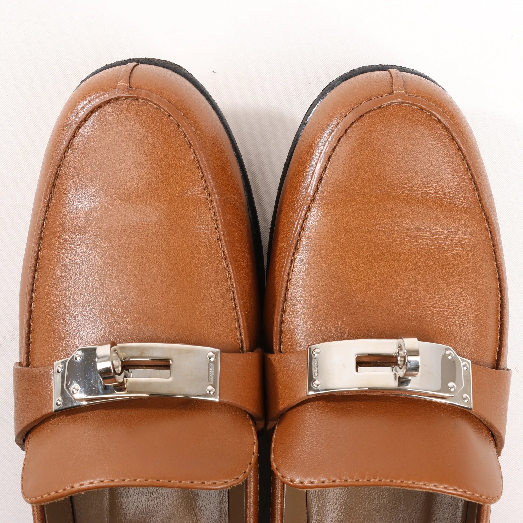 HERMES Kelly Leather Loafer in Brown, Size 37 EU
