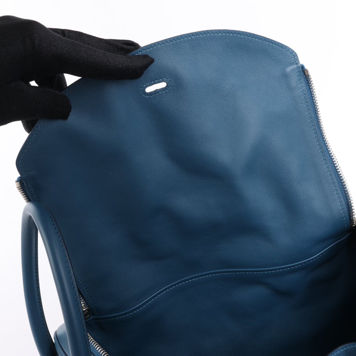 Sac à main Hermès Lindy 34 Veau Swift Bleu de Galice, garnitures en métal argenté, 2 voies □R: 2014