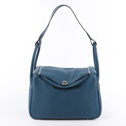 Sac à main Hermès Lindy 34 Veau Swift Bleu de Galice, garnitures en métal argenté, 2 voies □R: 2014