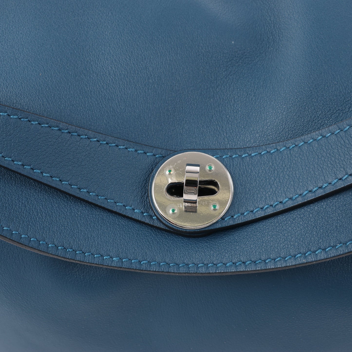 Sac à main Hermès Lindy 34 Veau Swift Bleu de Galice, garnitures en métal argenté, 2 voies □R: 2014