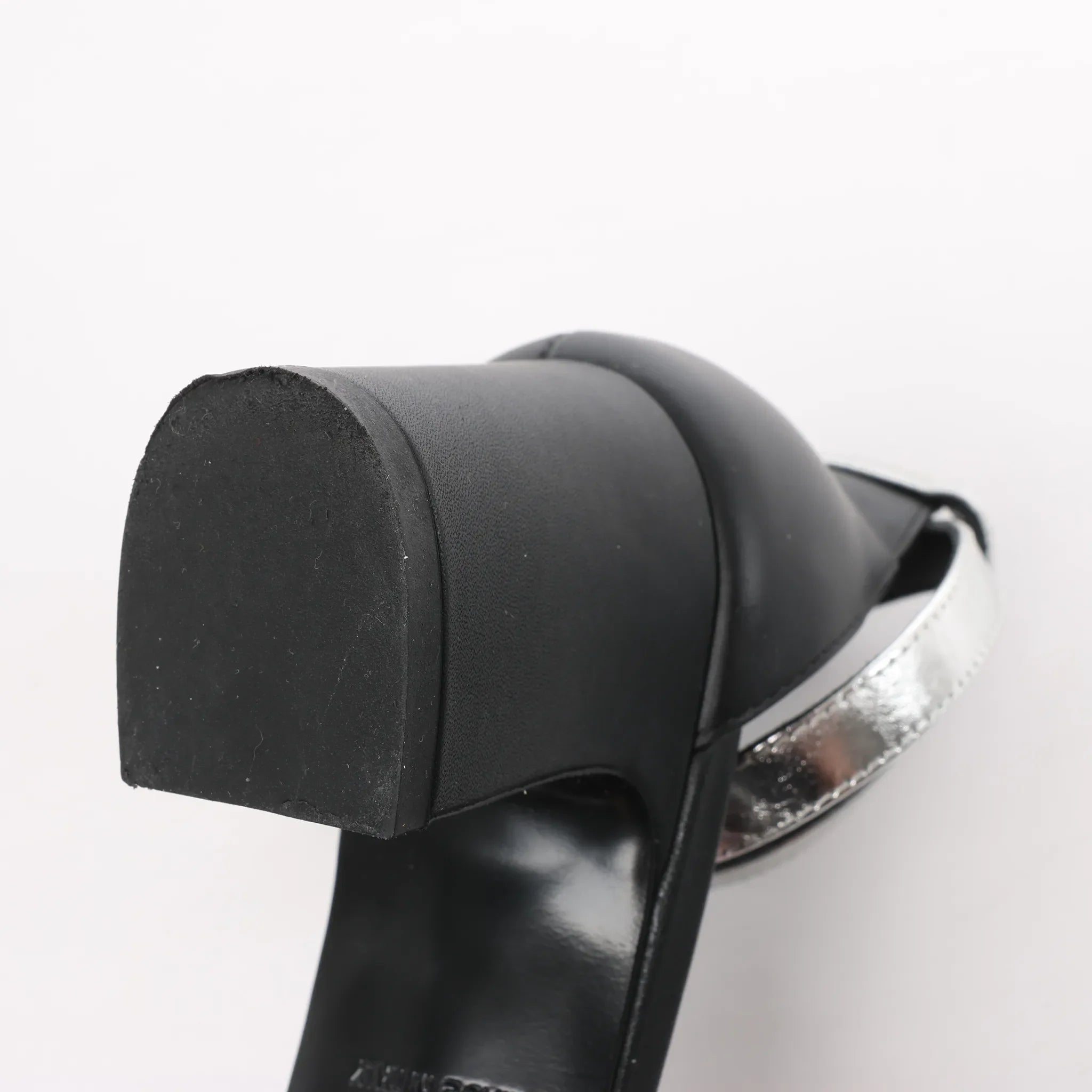 HERMES Manege Kelly Leather Sandals in Black x Silver, Size 37 EU